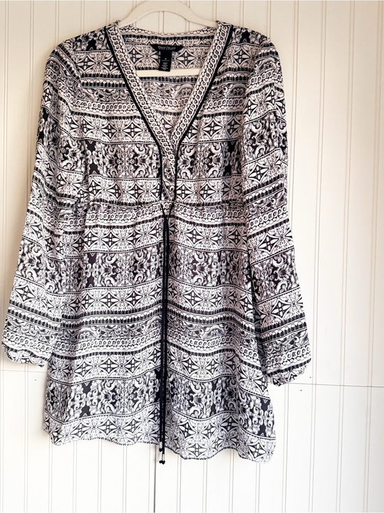 White House Black Market Other - White House Black Market Size 10 Boho Printed Tunic Dress Black White